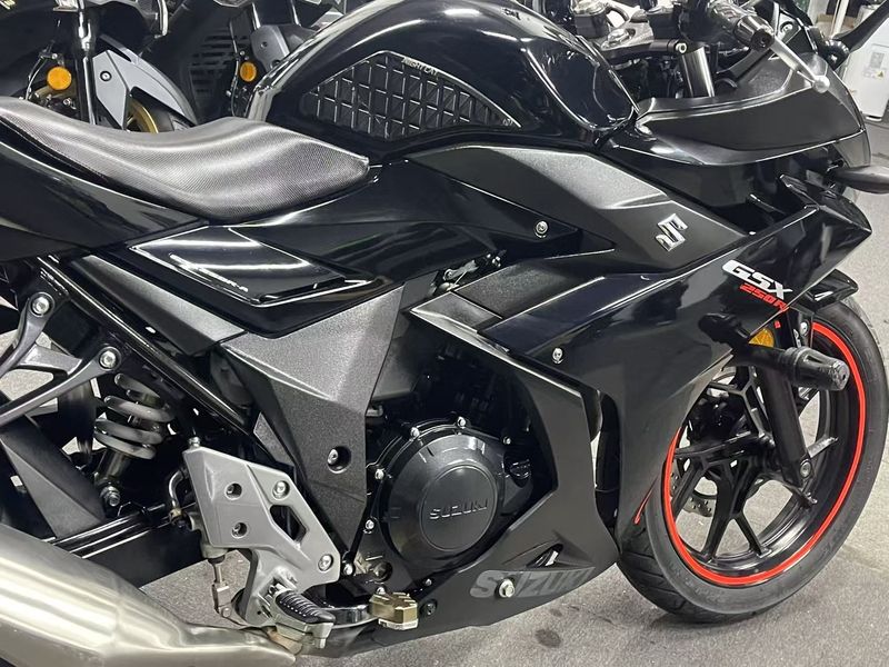 二手豪爵铃木GSX250R