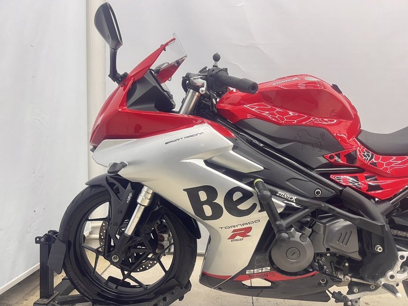 二手贝纳利龙卷风 Tornado 252R