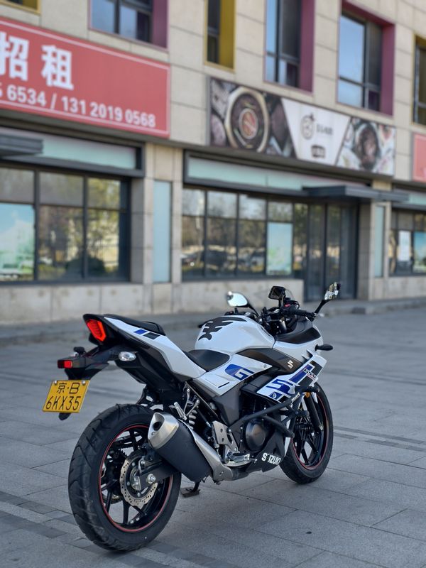 二手豪爵铃木GSX250R