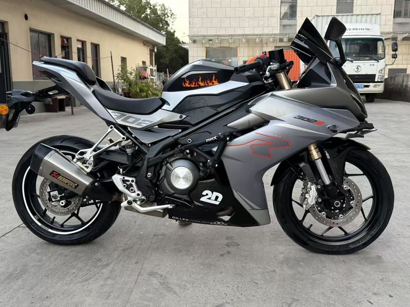 二手贝纳利龙卷风 Tornado 302R