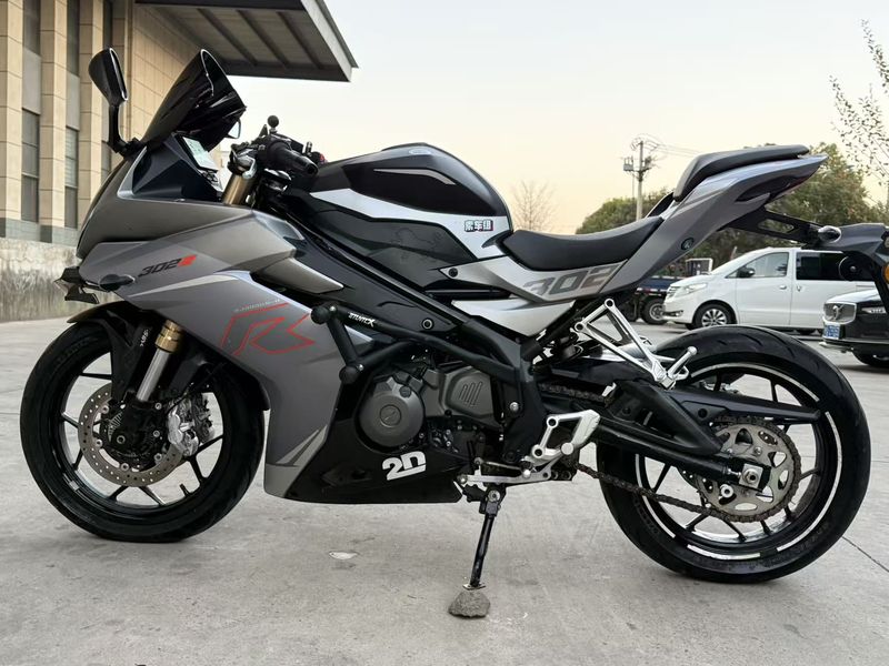 二手贝纳利龙卷风 Tornado 302R