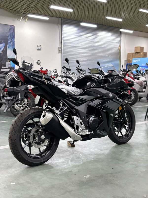 二手豪爵铃木GSX250R