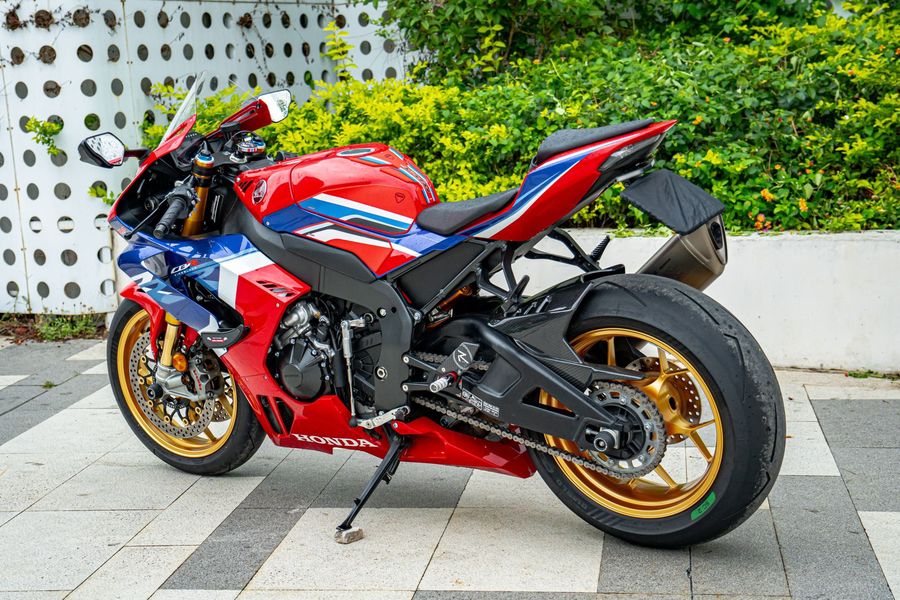 二手本田CBR 1000 RR-R