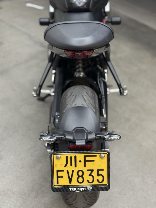 二手凯旋Trident 660