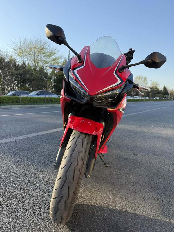 二手本田CBR400R