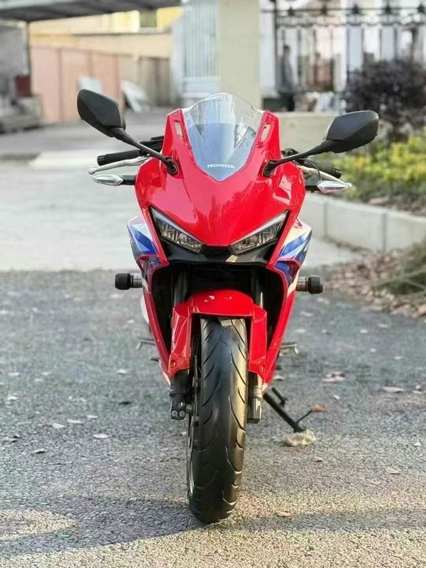 二手本田CBR400R