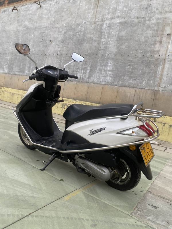 二手五羊本田SCR 喜鲨125