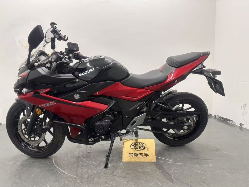 二手豪爵铃木GSX250R