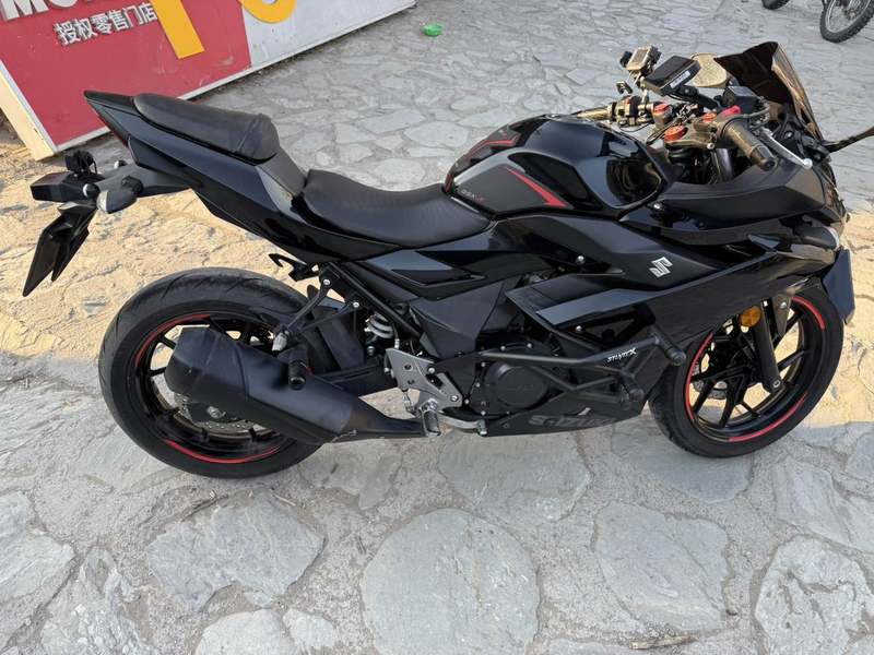 二手豪爵铃木GSX250R