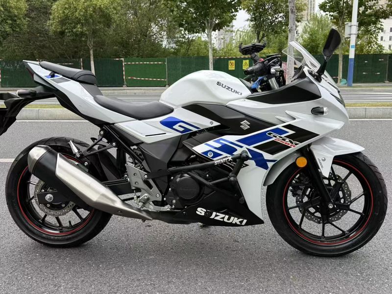 二手豪爵铃木GSX250R