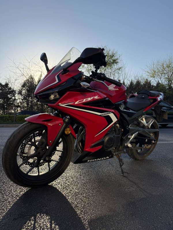 二手本田CBR400R