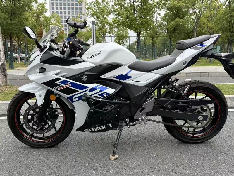 二手豪爵铃木GSX250R