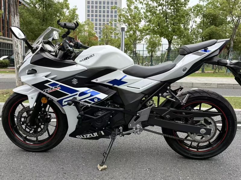 二手豪爵铃木GSX250R