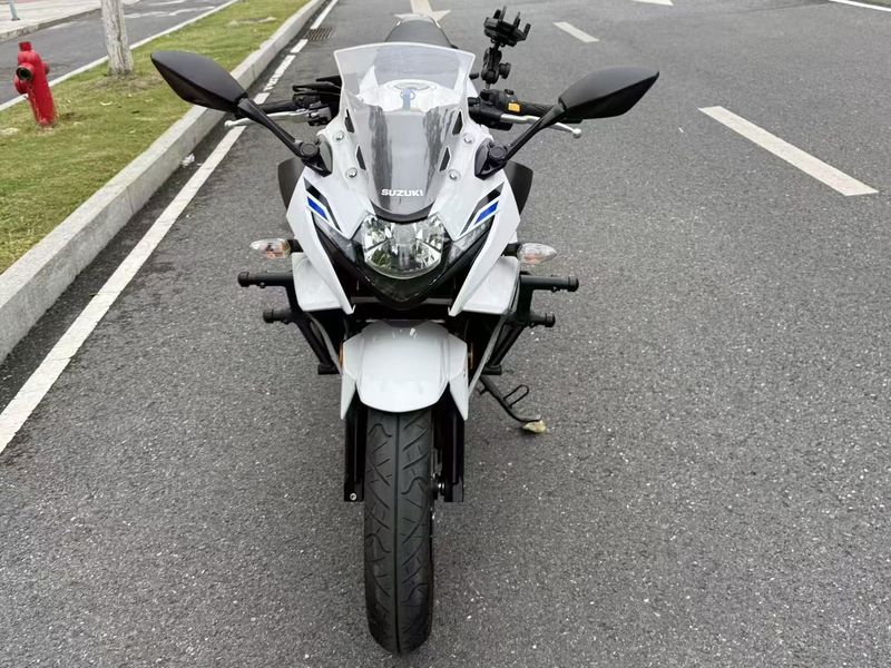 二手豪爵铃木GSX250R