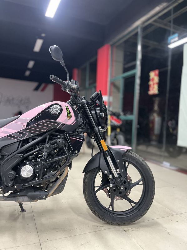 二手贝纳利幼狮 Leoncino 150