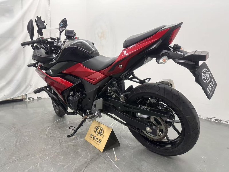 二手豪爵铃木GSX250R