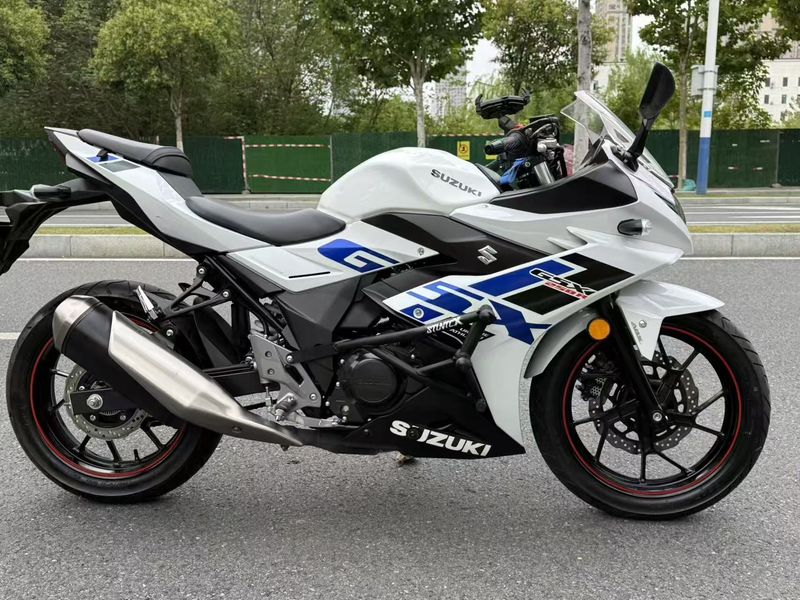 二手豪爵铃木GSX250R