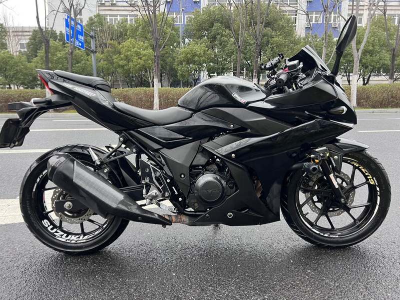 二手豪爵铃木GSX250R