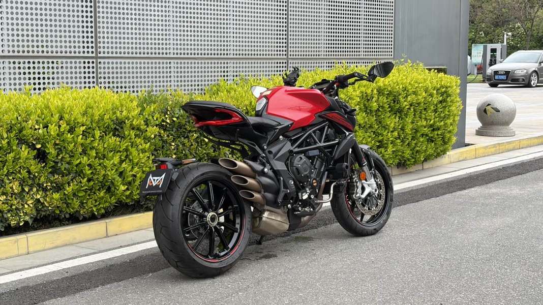 二手奥古斯塔Dragster 800