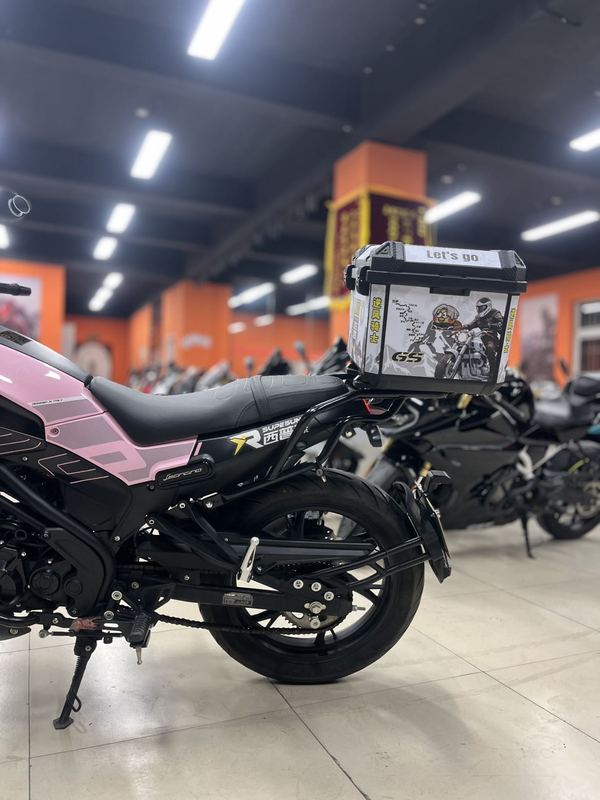 二手贝纳利幼狮 Leoncino 150