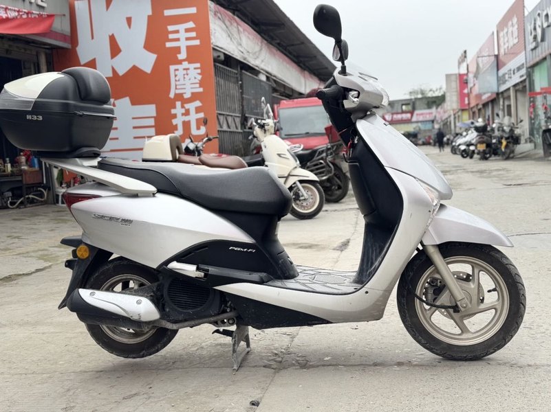 二手五羊本田SCR110 佳御