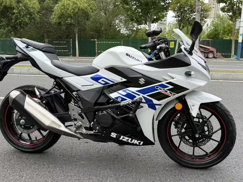 二手豪爵铃木GSX250R