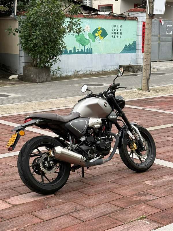 二手五羊本田鸷道 CB190SS