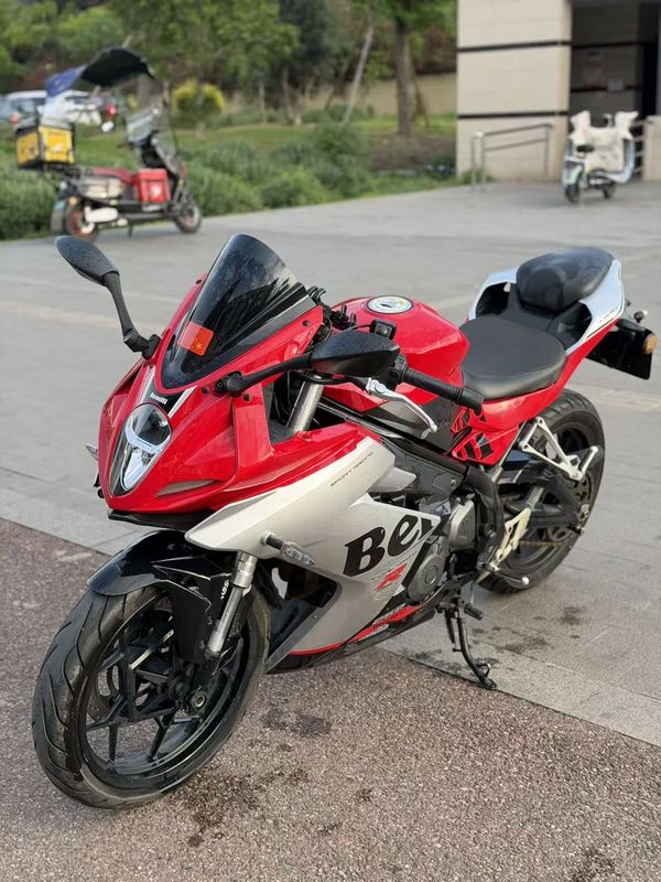 二手贝纳利龙卷风 Tornado 252R