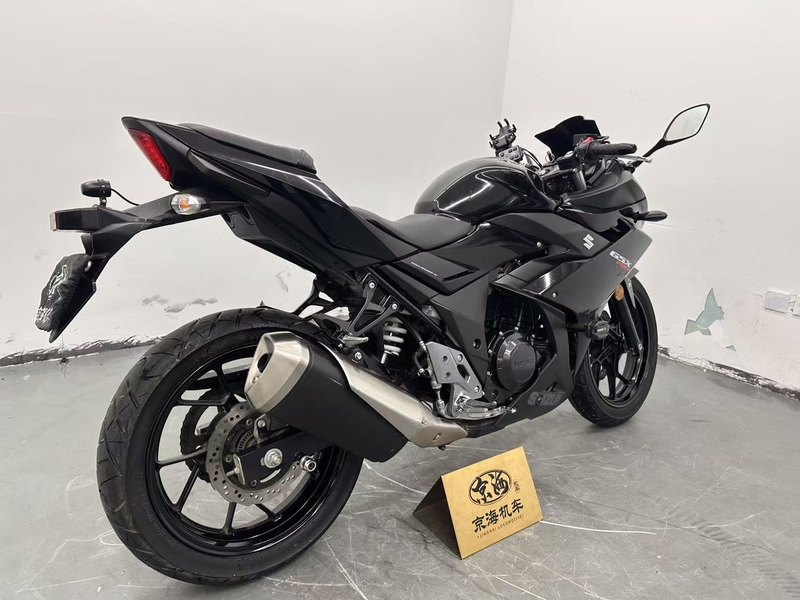 二手豪爵铃木GSX250R