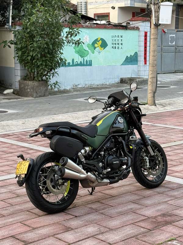 二手贝纳利幼狮 Leoncino 500