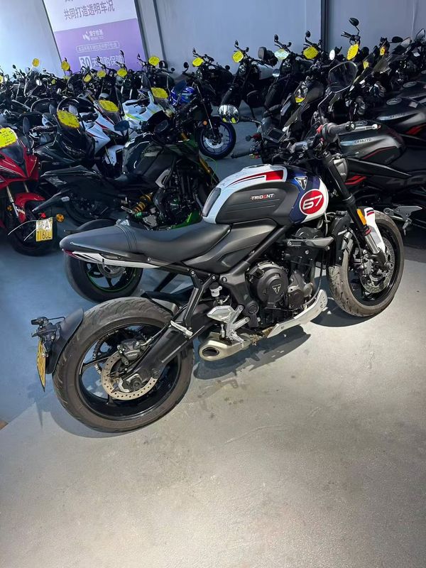 二手凯旋Trident 660