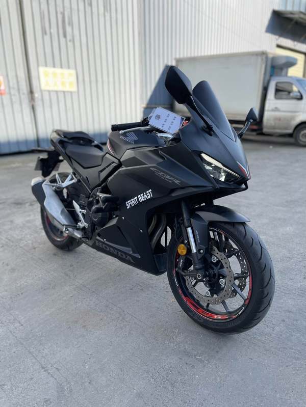 二手本田CBR400R