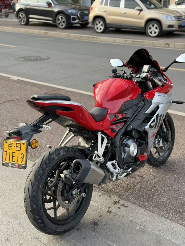 二手贝纳利龙卷风 Tornado 252R