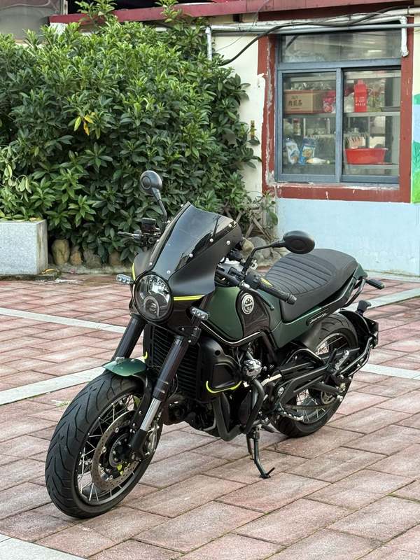 二手贝纳利幼狮 Leoncino 500