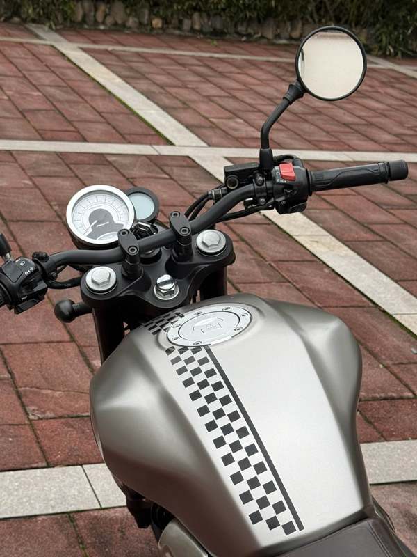 二手五羊本田鸷道 CB190SS