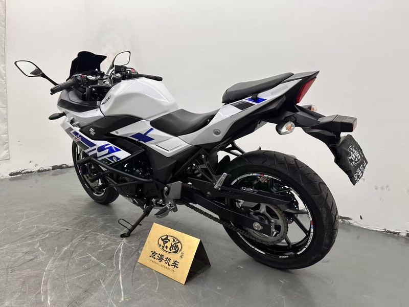 二手豪爵铃木GSX250R