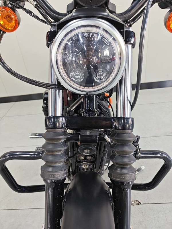 二手哈雷戴维森Iron883 硬汉