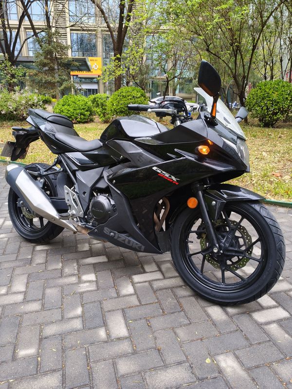 二手豪爵铃木GSX250R