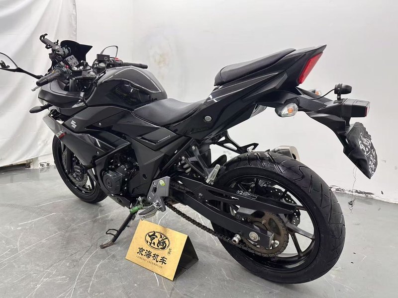 二手豪爵铃木GSX250R