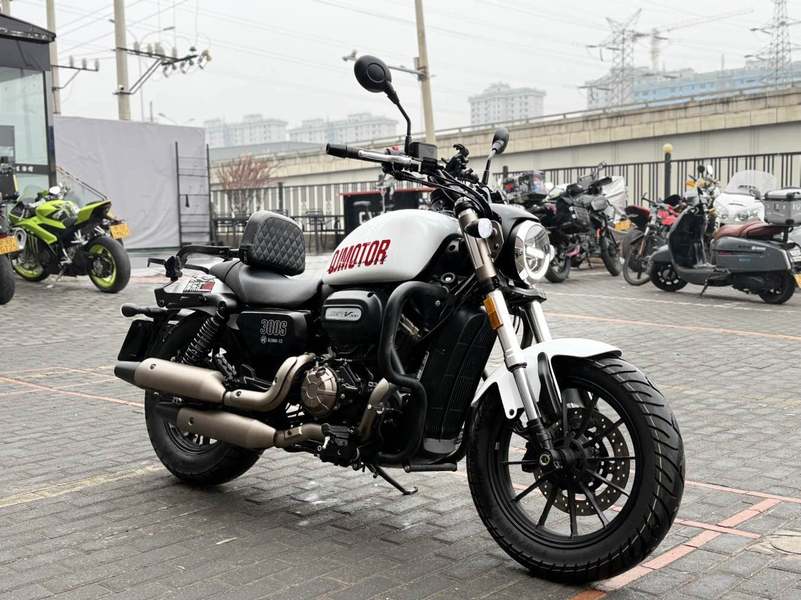 二手QJMOTOR闪300