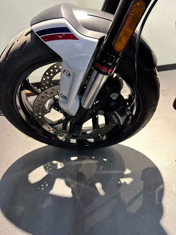 二手凯旋Trident 660