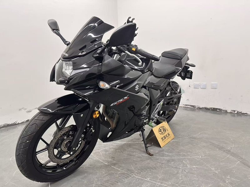 二手豪爵铃木GSX250R
