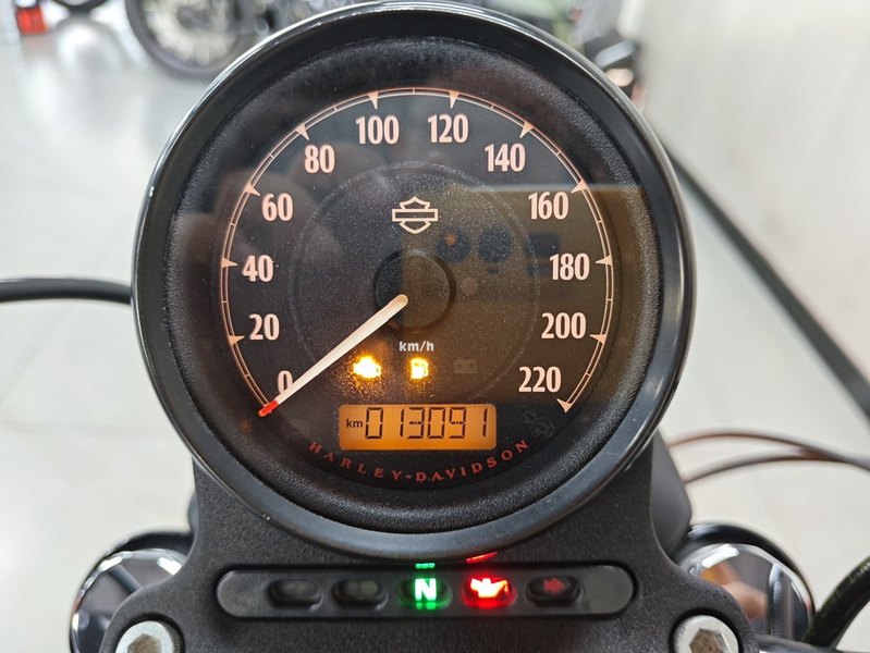 二手哈雷戴维森Iron883 硬汉