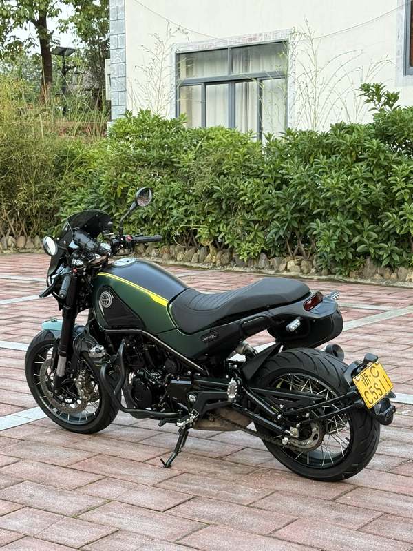 二手贝纳利幼狮 Leoncino 500