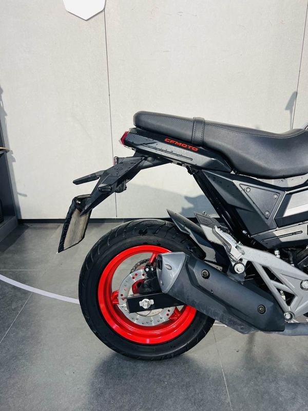 二手春风ST狒狒