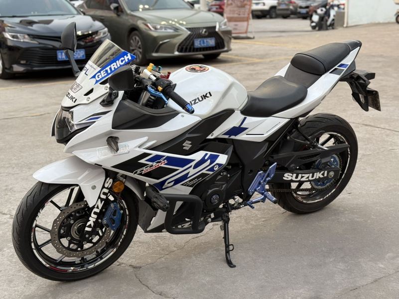 二手豪爵铃木GSX250R