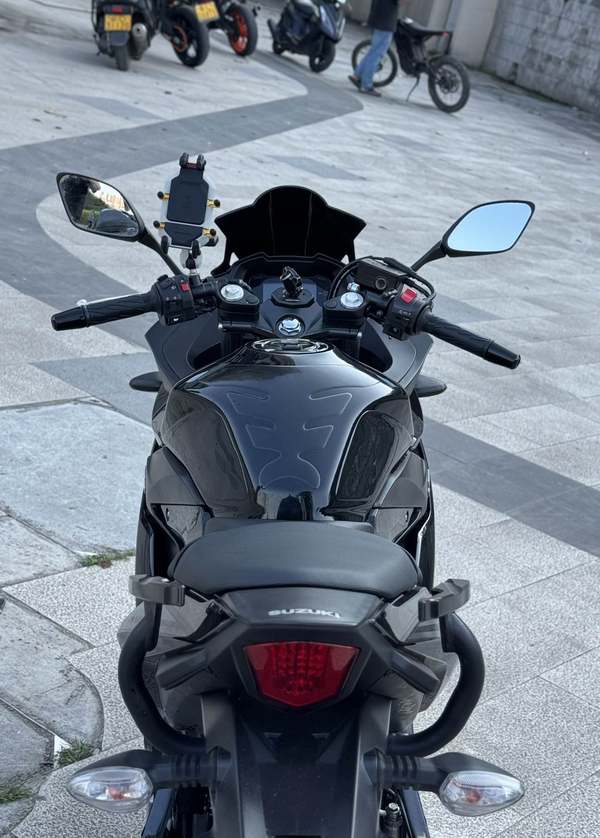 二手豪爵铃木GSX250R