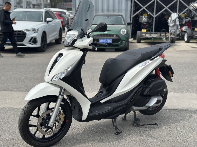 二手比亚乔Medley 150