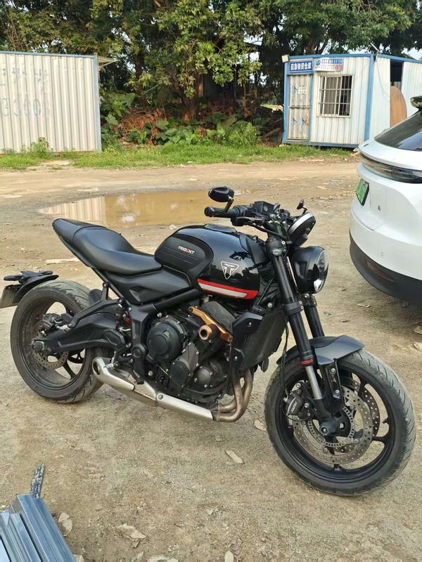 二手凯旋Trident 660