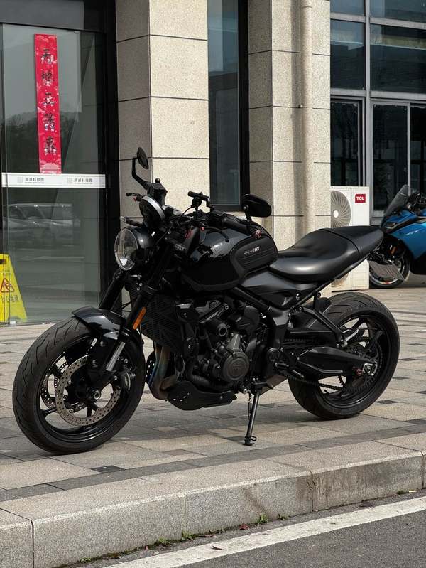 二手凯旋Trident 660